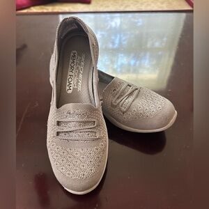 Skechers Gray Flats
